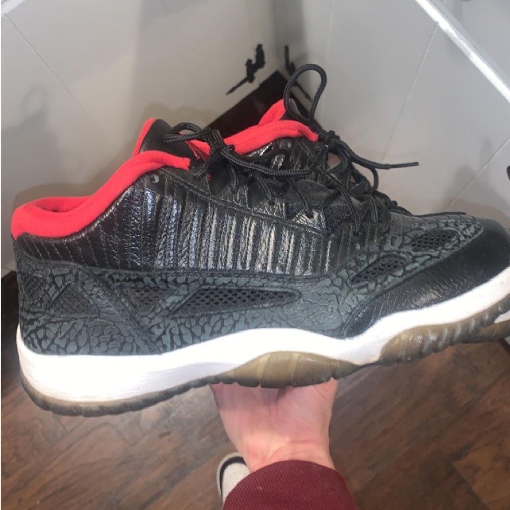 Jordan 11 IE bred sz9.5